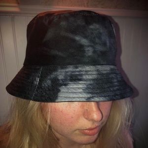 Dark Black/Navy Gray Tie Dye Bucket Hat